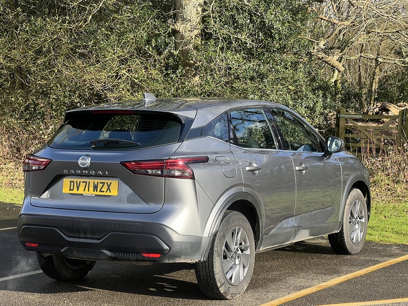 Nissan Qashqai 1.3 DIG-T MHEV Acenta Premium SUV 5dr Petrol Hybrid XTRON Euro 6 (s/s) (158 ps) - U10660