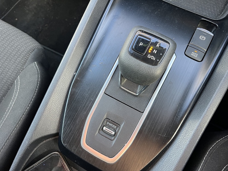 Nissan Qashqai 1.3 DIG-T MHEV Acenta Premium SUV 5dr Petrol Hybrid XTRON Euro 6 (s/s) (158 ps) - U10660