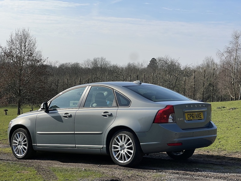 Volvo S40 2.0 SE Lux Edition Saloon 4dr Petrol Manual Euro 5 (145 ps) Saloon Manual Petrol | S/NAV|PARK - U10666