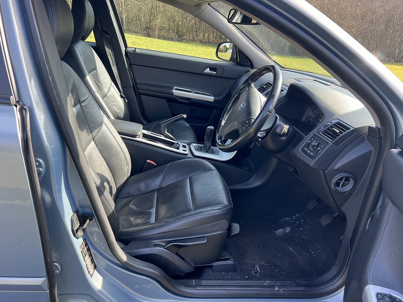 Volvo S40 2.0 SE Lux Edition Saloon 4dr Petrol Manual Euro 5 (145 ps) Saloon Manual Petrol | S/NAV|PARK - U10666