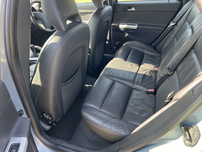 Volvo S40 2.0 SE Lux Edition Saloon 4dr Petrol Manual Euro 5 (145 ps) Saloon Manual Petrol | S/NAV|PARK - U10666