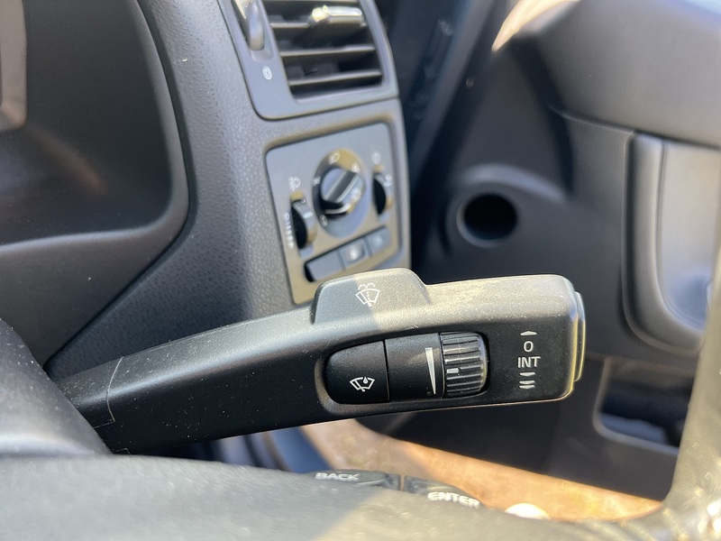 Volvo S40 2.0 SE Lux Edition Saloon 4dr Petrol Manual Euro 5 (145 ps) Saloon Manual Petrol | S/NAV|PARK - U10666