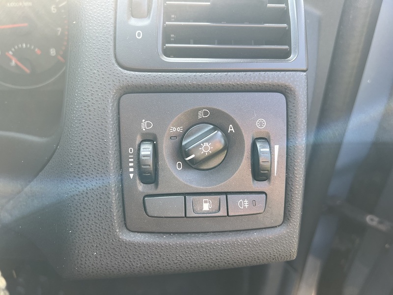 Volvo S40 2.0 SE Lux Edition Saloon 4dr Petrol Manual Euro 5 (145 ps) Saloon Manual Petrol | S/NAV|PARK - U10666