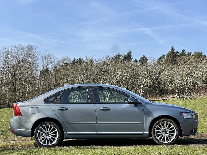 Volvo S40 2.0 SE Lux Edition Saloon 4dr Petrol Manual Euro 5 (145 ps) Saloon Manual Petrol | S/NAV|PARK - U10666