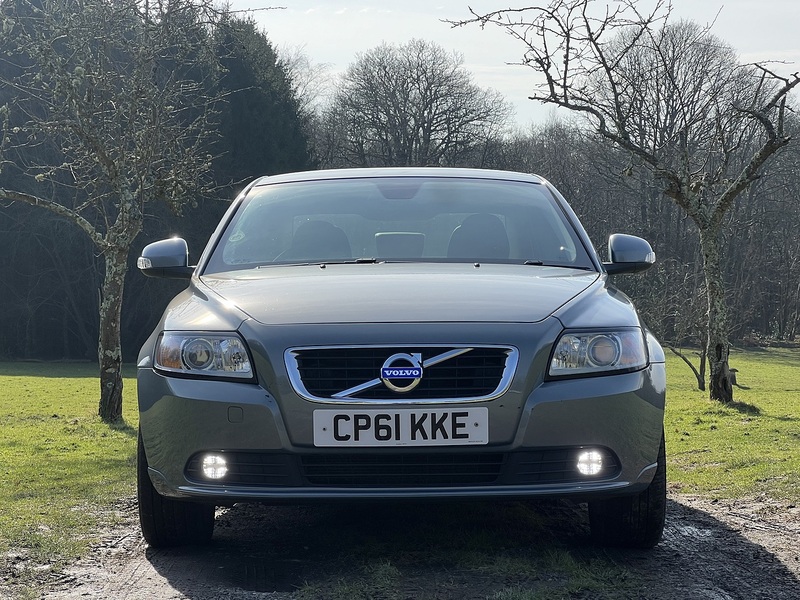 Volvo S40 2.0 SE Lux Edition Saloon 4dr Petrol Manual Euro 5 (145 ps) Saloon Manual Petrol | S/NAV|PARK - U10666