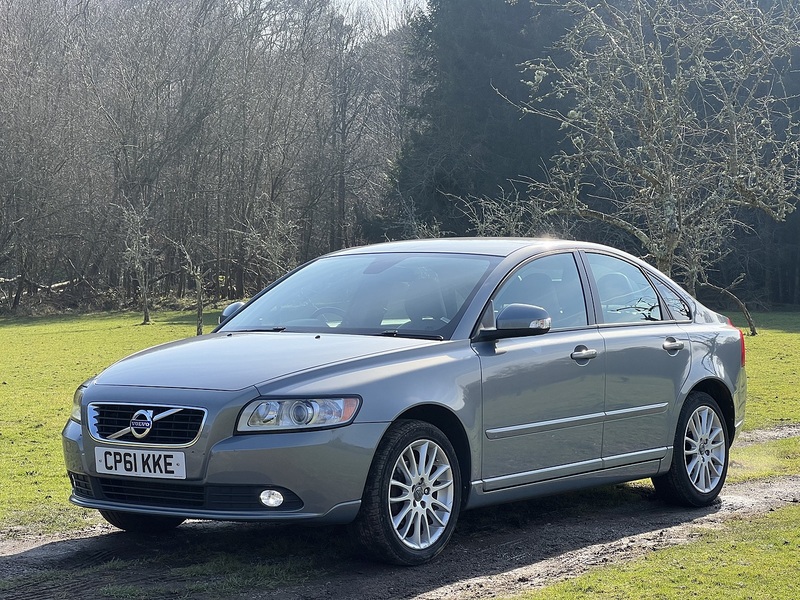 Volvo S40 2.0 SE Lux Edition Saloon 4dr Petrol Manual Euro 5 (145 ps) Saloon Manual Petrol | S/NAV|PARK - U10666