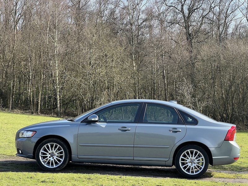 Volvo S40 2.0 SE Lux Edition Saloon 4dr Petrol Manual Euro 5 (145 ps) Saloon Manual Petrol | S/NAV|PARK - U10666