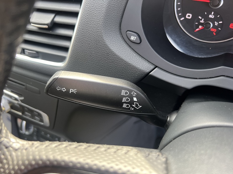 Audi Q3 2.0 TDI S line SUV 5dr Diesel Manual quattro Euro 5 (s/s) (140 ps) SUV Manual Diesel | - U10667