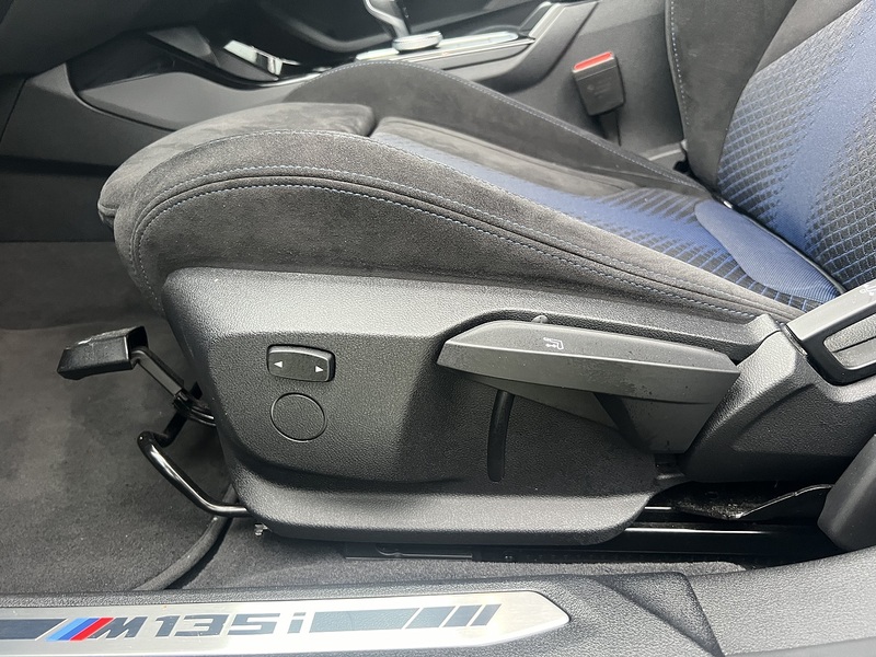 BMW 1 Series 2.0 M135i Hatchback 5dr Petrol Auto xDrive Euro 6 (s/s) (306 ps) Hatchback Automatic Petrol | - U10672