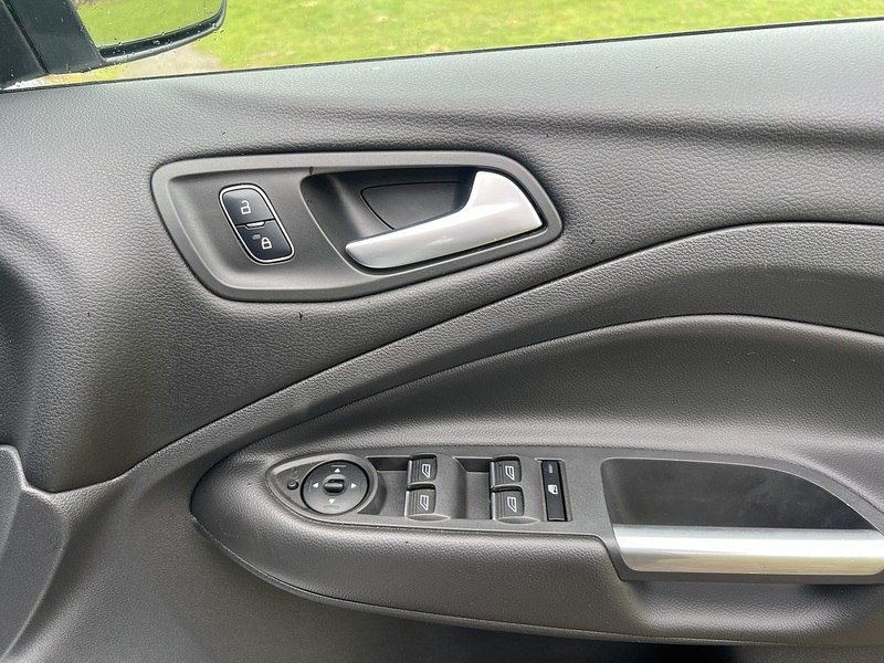 Ford Kuga 1.5 TDCi ST-Line SUV 5dr Diesel Manual Euro 6 (s/s) (120 ps) SUV Manual Diesel | FULL SERVICE - U10684