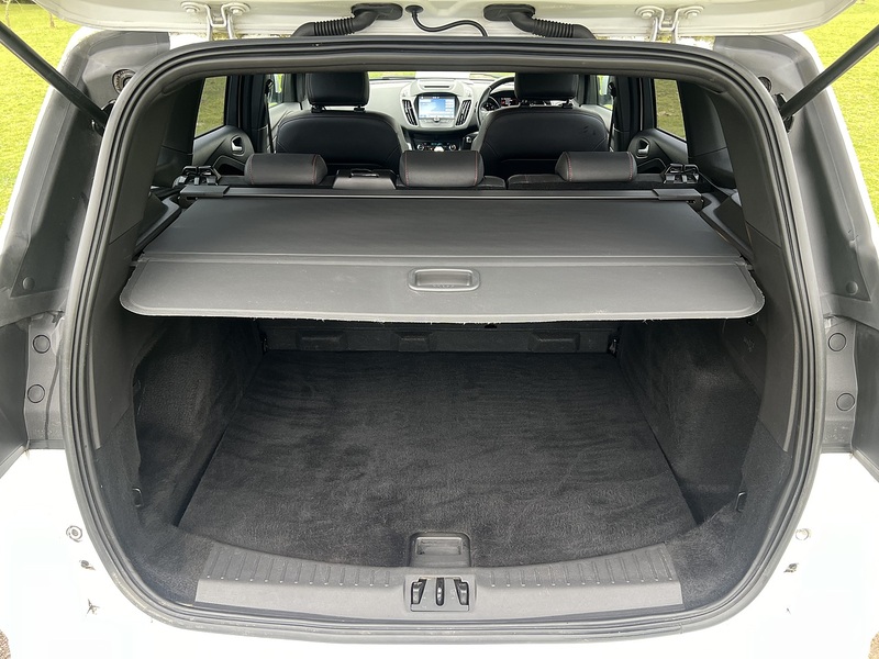 Ford Kuga 1.5 TDCi ST-Line SUV 5dr Diesel Manual Euro 6 (s/s) (120 ps) SUV Manual Diesel | FULL SERVICE - U10684