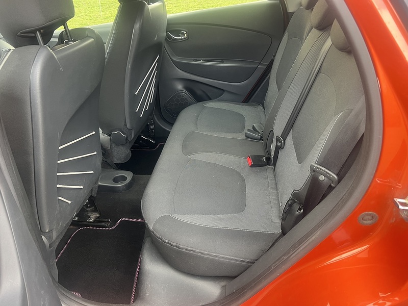 Renault Captur 1.5 dCi Dynamique MediaNav SUV 5dr Diesel EDC Euro 5 (90 ps) | NAV|17's|PARK DISTANCE|B/TOOTH - U10717