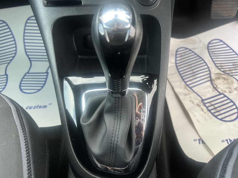 Renault Captur 1.5 dCi Dynamique MediaNav SUV 5dr Diesel EDC Euro 5 (90 ps) | NAV|17's|PARK DISTANCE|B/TOOTH - U10717