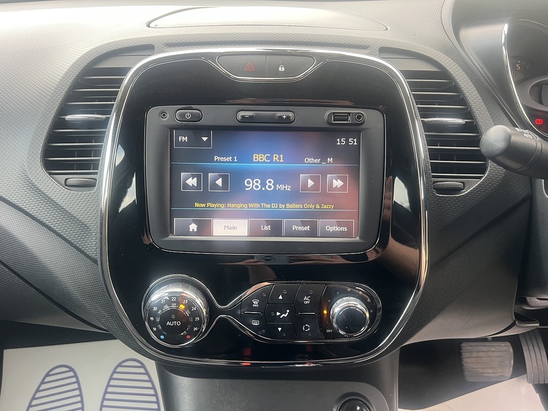 Renault Captur 1.5 dCi Dynamique MediaNav SUV 5dr Diesel EDC Euro 5 (90 ps) | NAV|17's|PARK DISTANCE|B/TOOTH - U10717