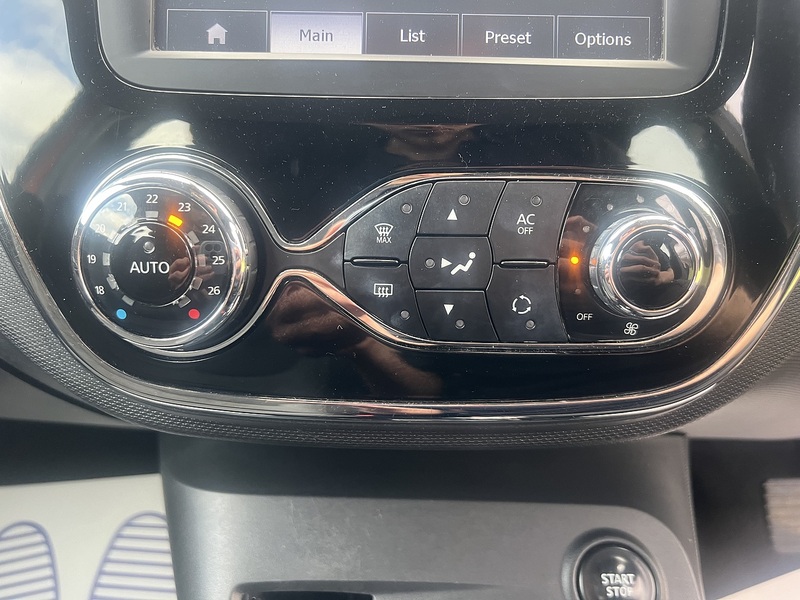 Renault Captur 1.5 dCi Dynamique MediaNav SUV 5dr Diesel EDC Euro 5 (90 ps) | NAV|17's|PARK DISTANCE|B/TOOTH - U10717