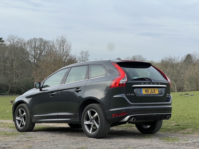 Volvo XC60 2.4 D5 R-Design Lux Nav SUV 5dr Diesel Auto AWD Euro 6 (s/s) (220 ps) SUV Automatic Diesel | - U10756