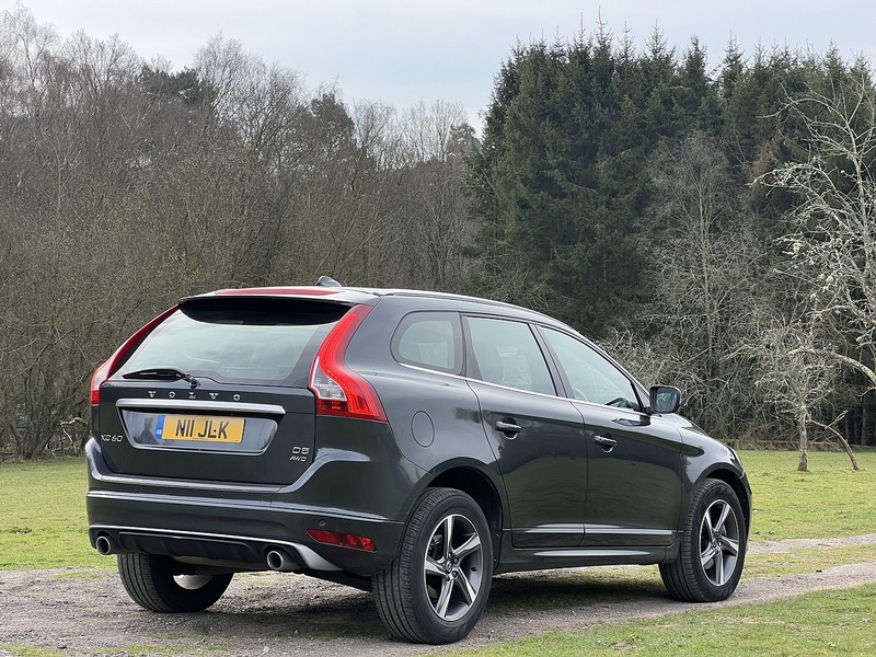 Volvo XC60 2.4 D5 R-Design Lux Nav SUV 5dr Diesel Auto AWD Euro 6 (s/s) (220 ps) SUV Automatic Diesel | - U10756