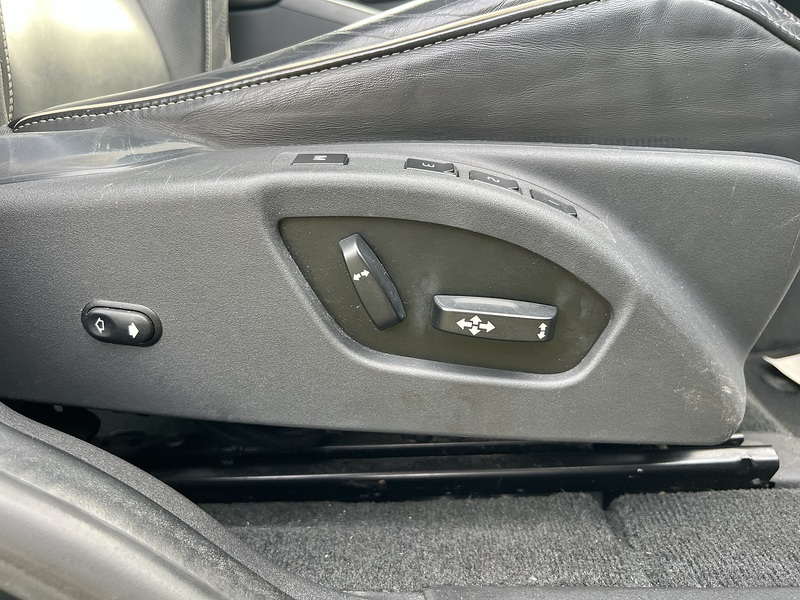 Volvo XC60 2.4 D5 R-Design Lux Nav SUV 5dr Diesel Auto AWD Euro 6 (s/s) (220 ps) SUV Automatic Diesel | - U10756