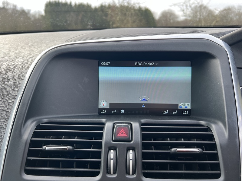 Volvo XC60 2.4 D5 R-Design Lux Nav SUV 5dr Diesel Auto AWD Euro 6 (s/s) (220 ps) SUV Automatic Diesel | - U10756