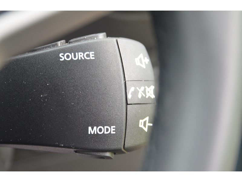 Dacia Jogger 1.6 TCe-h EXTREME MPV 5dr Petrol Hybrid Auto Euro 6 (s/s) (140 ps) MPV Automatic Petrol Hybrid | 7 - U10759