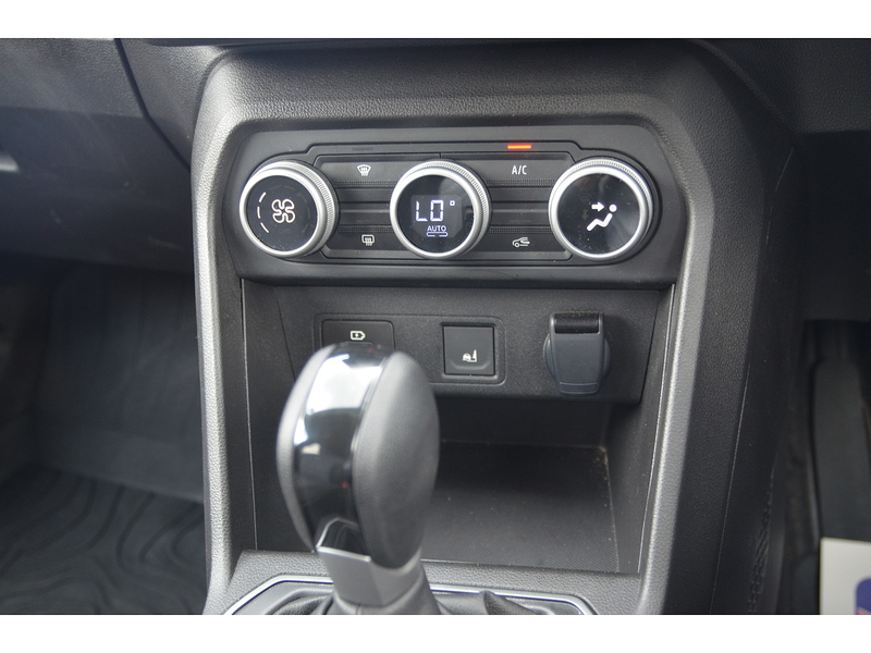 Dacia Jogger 1.6 TCe-h EXTREME MPV 5dr Petrol Hybrid Auto Euro 6 (s/s) (140 ps) MPV Automatic Petrol Hybrid | 7 - U10759