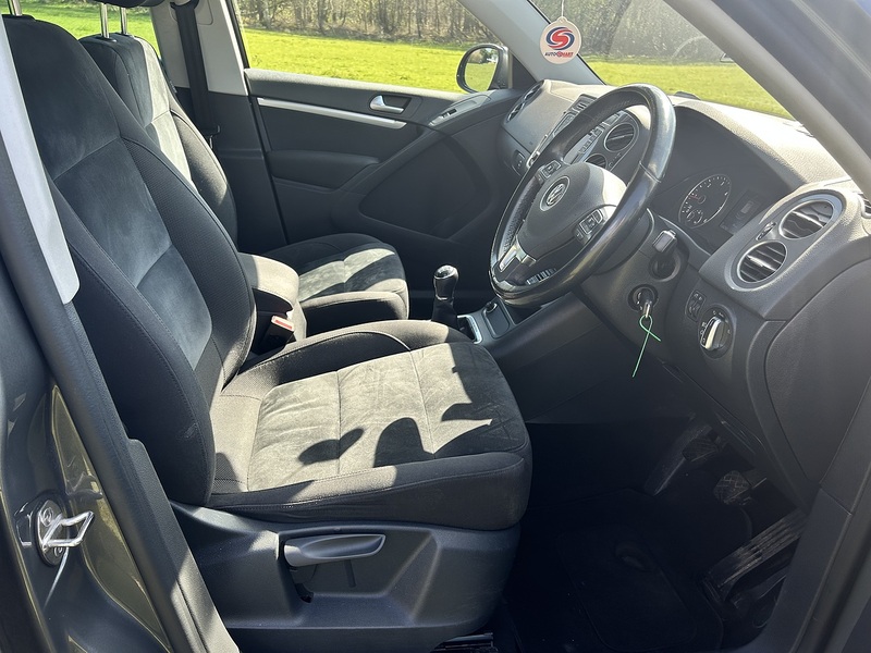 Volkswagen Tiguan 2.0 TDI BlueMotion Tech Match SUV 5dr Diesel Manual 4WD Euro 6 (s/s) (150 ps) SUV Manual Diesel | - U10766