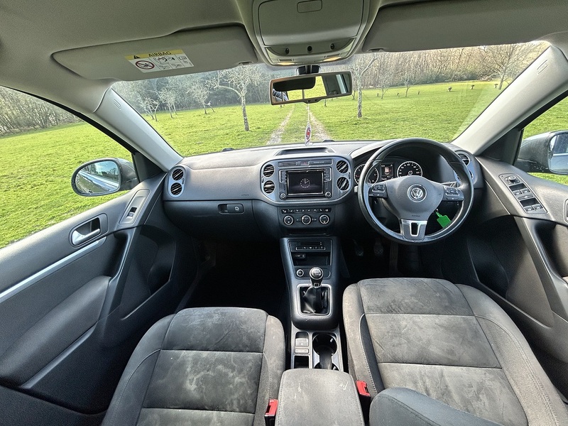 Volkswagen Tiguan 2.0 TDI BlueMotion Tech Match SUV 5dr Diesel Manual 4WD Euro 6 (s/s) (150 ps) SUV Manual Diesel | - U10766