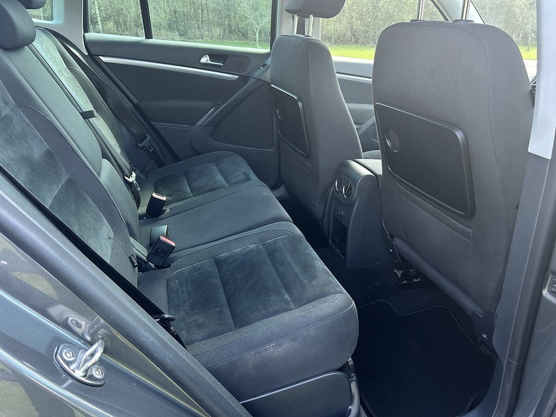 Volkswagen Tiguan 2.0 TDI BlueMotion Tech Match SUV 5dr Diesel Manual 4WD Euro 6 (s/s) (150 ps) SUV Manual Diesel | - U10766