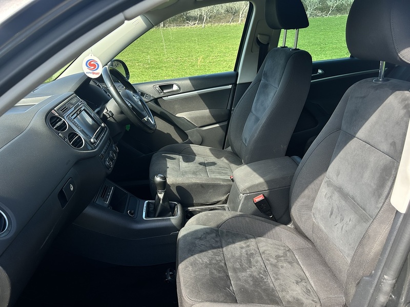 Volkswagen Tiguan 2.0 TDI BlueMotion Tech Match SUV 5dr Diesel Manual 4WD Euro 6 (s/s) (150 ps) SUV Manual Diesel | - U10766