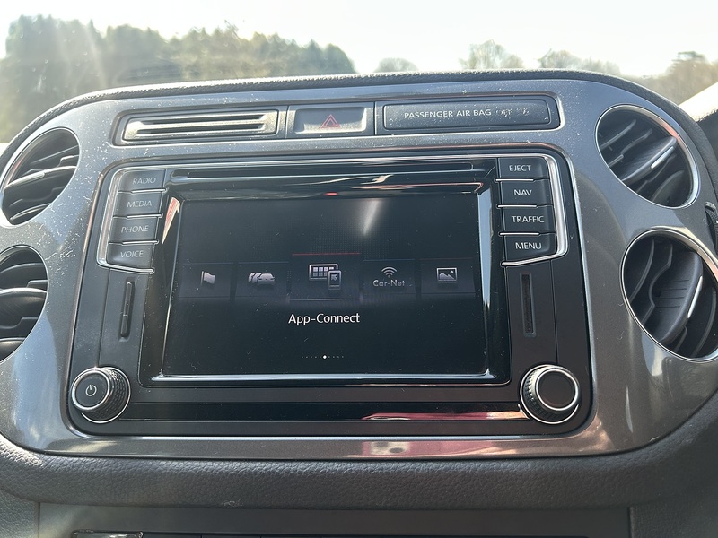 Volkswagen Tiguan 2.0 TDI BlueMotion Tech Match SUV 5dr Diesel Manual 4WD Euro 6 (s/s) (150 ps) SUV Manual Diesel | - U10766