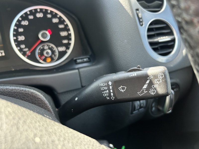 Volkswagen Tiguan 2.0 TDI BlueMotion Tech Match SUV 5dr Diesel Manual 4WD Euro 6 (s/s) (150 ps) SUV Manual Diesel | - U10766