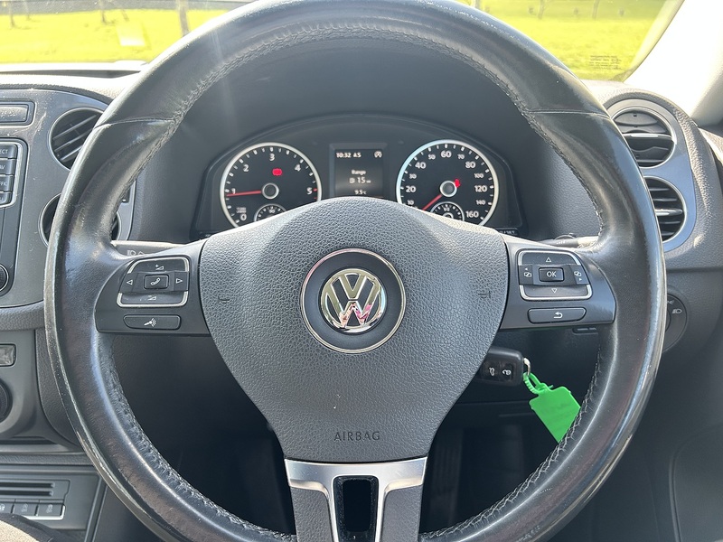 Volkswagen Tiguan 2.0 TDI BlueMotion Tech Match SUV 5dr Diesel Manual 4WD Euro 6 (s/s) (150 ps) SUV Manual Diesel | - U10766