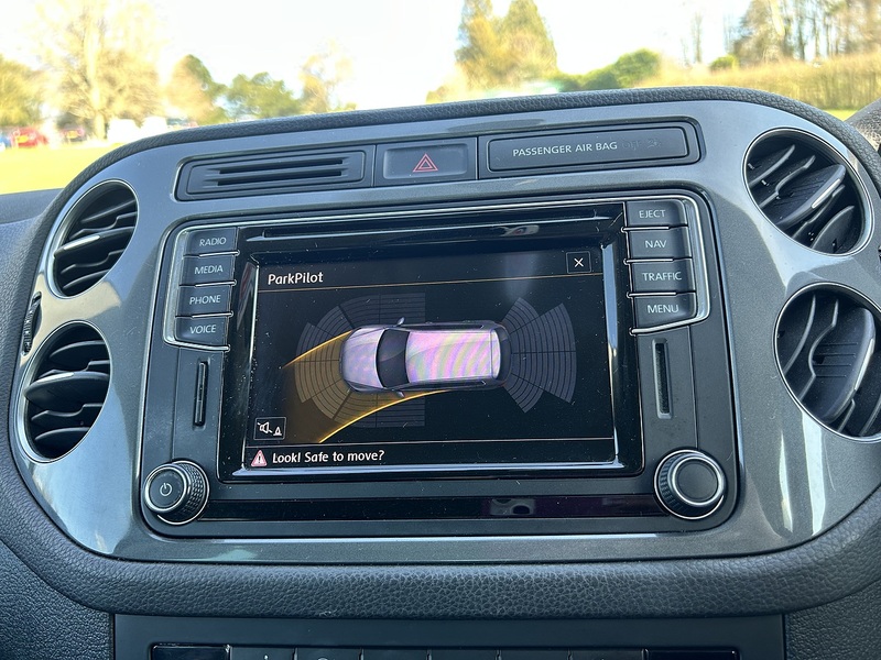 Volkswagen Tiguan 2.0 TDI BlueMotion Tech Match SUV 5dr Diesel Manual 4WD Euro 6 (s/s) (150 ps) SUV Manual Diesel | - U10766