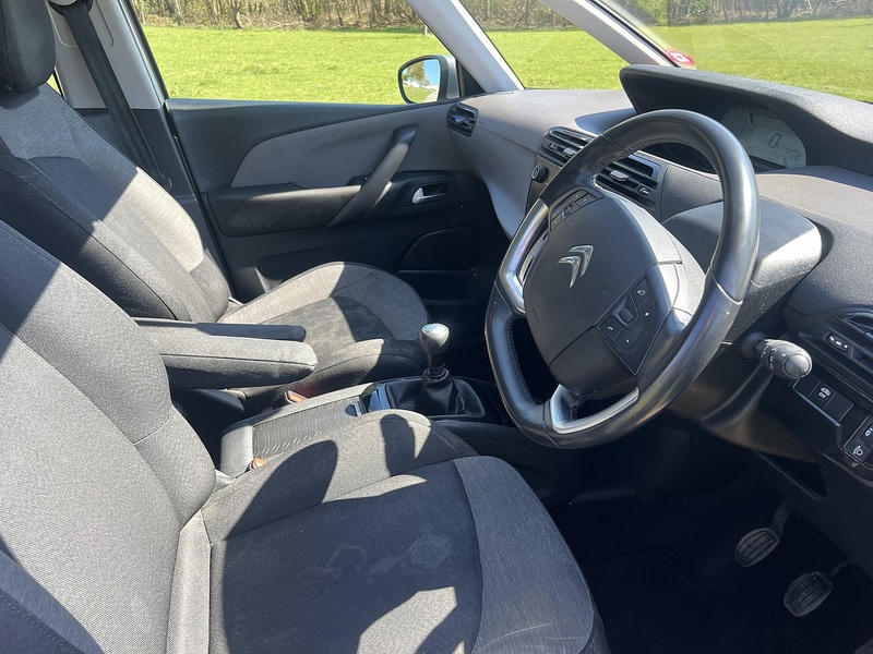 Citroen Grand C4 Picasso 1.2 PureTech Touch Edition MPV 5dr Petrol Manual Euro 6 (s/s) (130 ps) MPV Manual Petrol | MOT - U10770