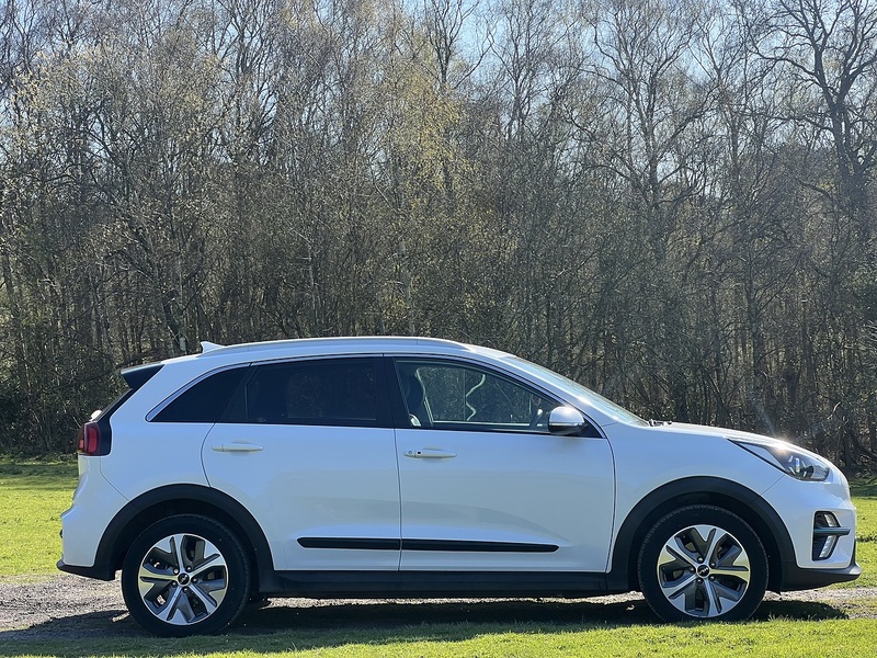 Kia Niro 64kWh 2 SUV 5dr Electric Auto (201 bhp) SUV Automatic Electric | APPLE|R/CAM|CRUISE|NAV - U10774
