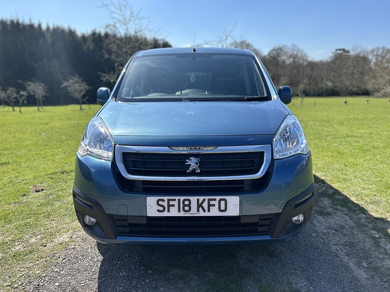 Peugeot Partner MPV 1.6 Automatic Diesel | 3 SEATS|WHEELCHAIR ACCESS - U10778