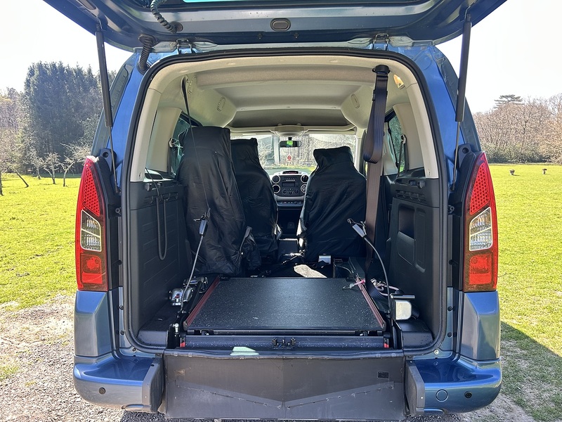 Peugeot Partner MPV 1.6 Automatic Diesel | 3 SEATS|WHEELCHAIR ACCESS - U10778