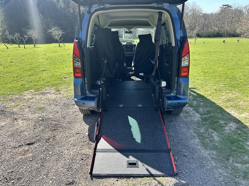 Peugeot Partner MPV 1.6 Automatic Diesel | 3 SEATS|WHEELCHAIR ACCESS - U10778