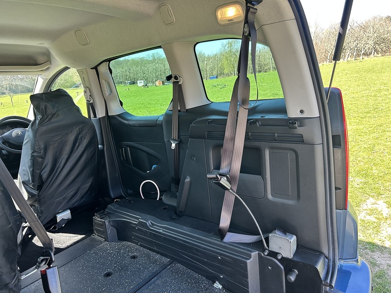 Peugeot Partner MPV 1.6 Automatic Diesel | 3 SEATS|WHEELCHAIR ACCESS - U10778