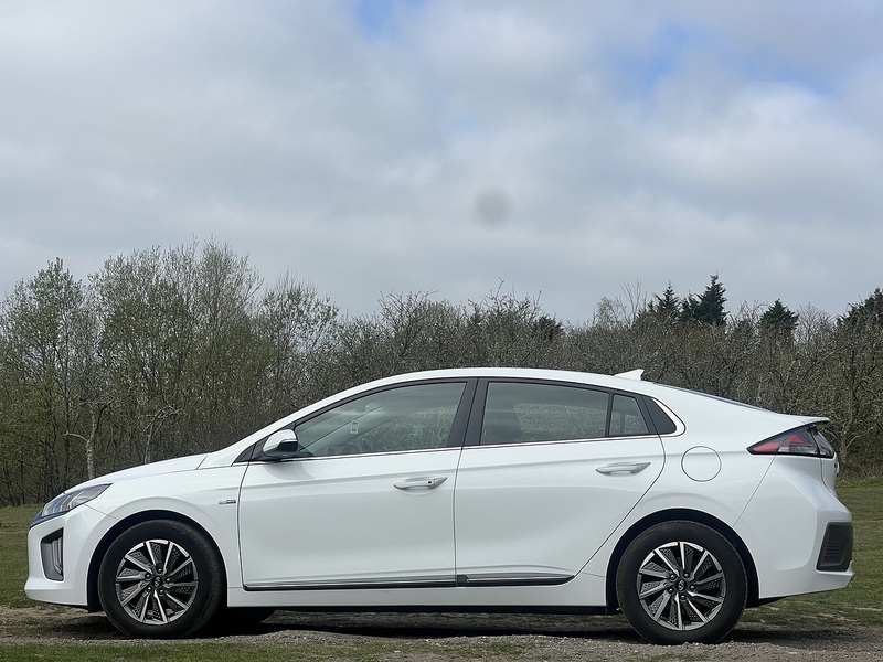 Hyundai IONIQ 38.3kWh Premium Hatchback 5dr Electric Auto (136 ps) Hatchback Automatic Electric | 1 OWNER FROM - U10782