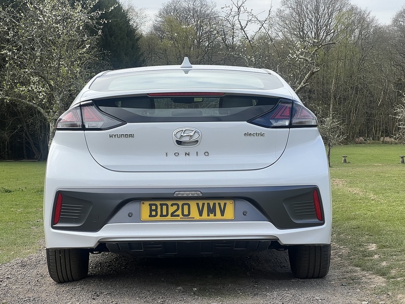 Hyundai IONIQ 38.3kWh Premium Hatchback 5dr Electric Auto (136 ps) Hatchback Automatic Electric | 1 OWNER FROM - U10782