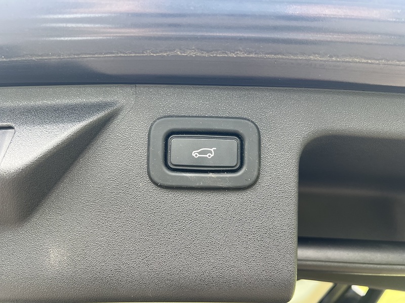 Land Rover Discovery Sport 2.0 D180 MHEV R-Dynamic SE SUV 5dr Diesel Auto 4WD Euro 6 (s/s) (180 ps) | FULL LR SERVICE - U10783