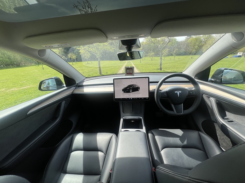 Tesla Model Y (Dual Motor) Long Range SUV 5dr Electric Auto 4WDE (384 bhp) | PAN ROOF|SELF DRIVE|TAXQ SUV - U10784