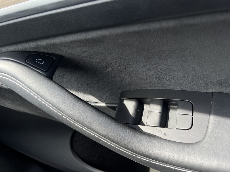 Tesla Model Y (Dual Motor) Long Range SUV 5dr Electric Auto 4WDE (384 bhp) | PAN ROOF|SELF DRIVE|TAXQ SUV - U10784