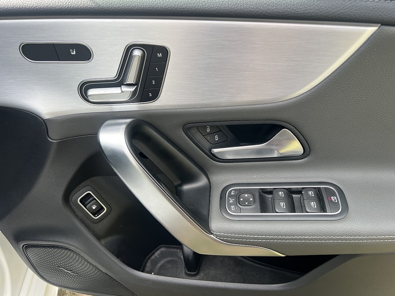 Mercedes-Benz CLA 1.3 CLA250e 15.6kWh AMG Line (Premium Plus) Coupe 4dr Petrol Plug-in Hybrid 8G-DCT Euro 6 (s/s) (218 - U10785