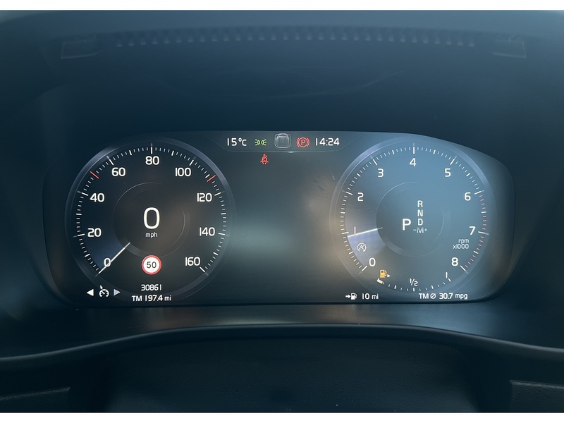 Volvo XC40 1.5 T3 R-Design SUV 5dr Petrol Auto Euro 6 (s/s) (163 ps) SUV Automatic Petrol | FULL SERVICE - U10786