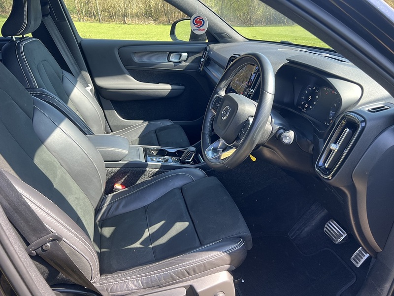 Volvo XC40 1.5 T3 R-Design SUV 5dr Petrol Auto Euro 6 (s/s) (163 ps) SUV Automatic Petrol | FULL SERVICE - U10786