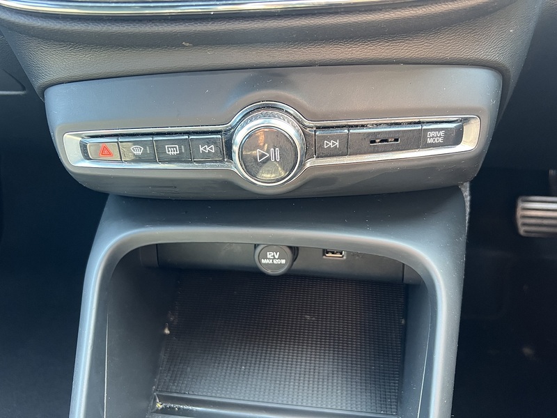 Volvo XC40 1.5 T3 R-Design SUV 5dr Petrol Auto Euro 6 (s/s) (163 ps) SUV Automatic Petrol | FULL SERVICE - U10786