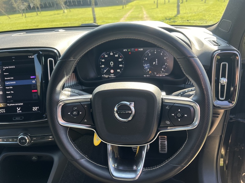 Volvo XC40 1.5 T3 R-Design SUV 5dr Petrol Auto Euro 6 (s/s) (163 ps) SUV Automatic Petrol | FULL SERVICE - U10786
