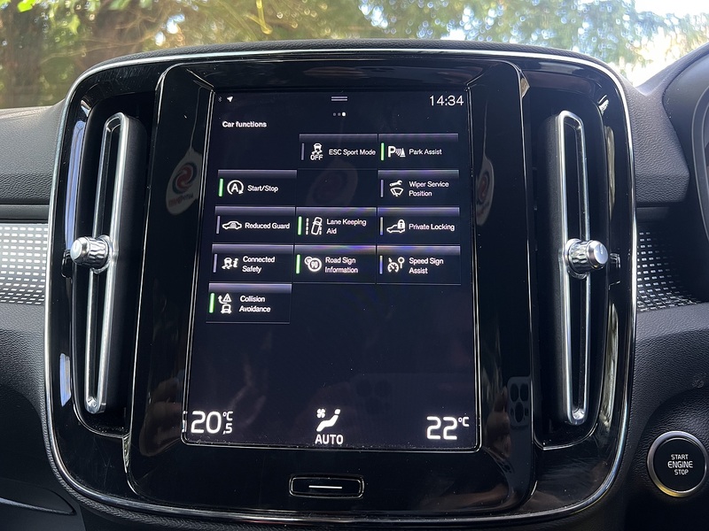 Volvo XC40 1.5 T3 R-Design SUV 5dr Petrol Auto Euro 6 (s/s) (163 ps) SUV Automatic Petrol | FULL SERVICE - U10786